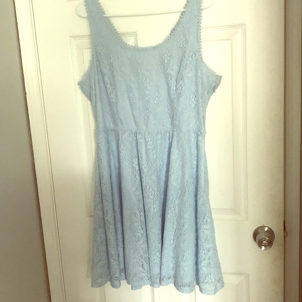 Blue lace sweetheart dress